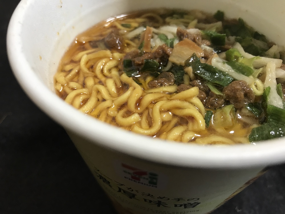 セブンプレミアム　スープが決め手の濃厚味噌 出来上がり