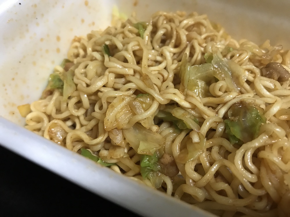 ペヤング　もっともっと激辛MAXやきそば 出来上がり