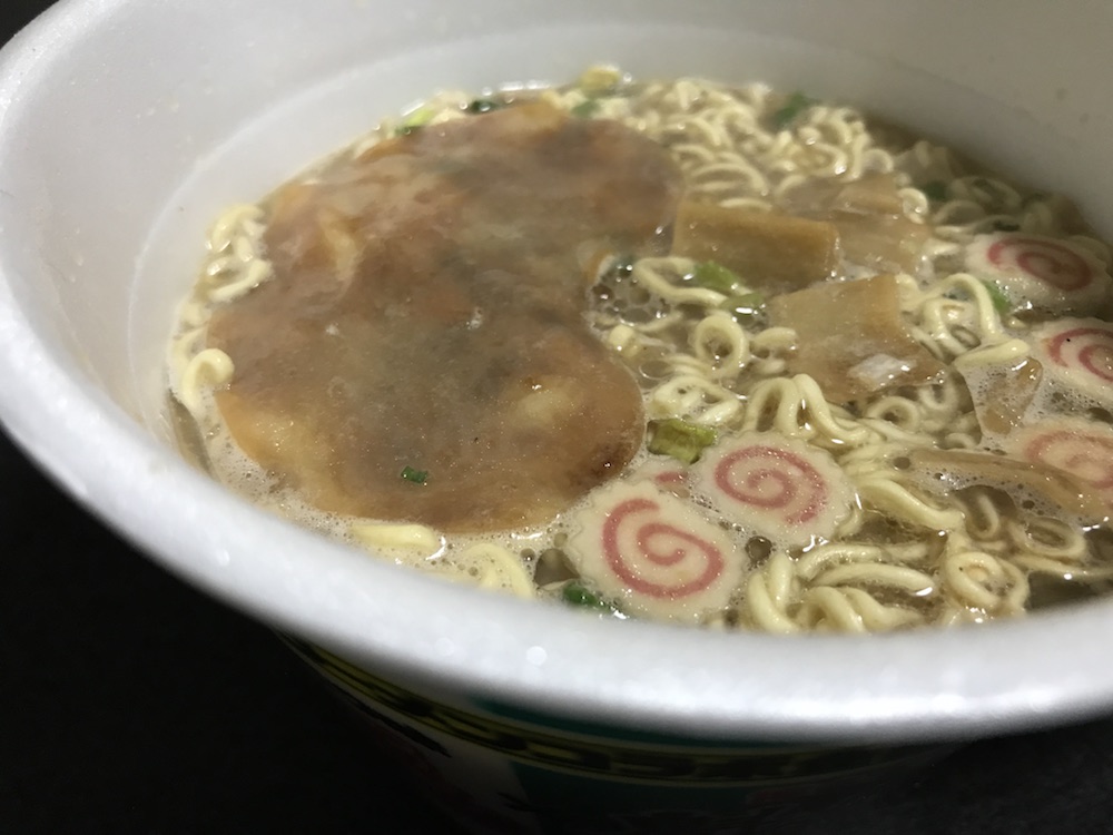 サンポー 焼豚ラーメン×魁龍どトンコツ 出来上がり