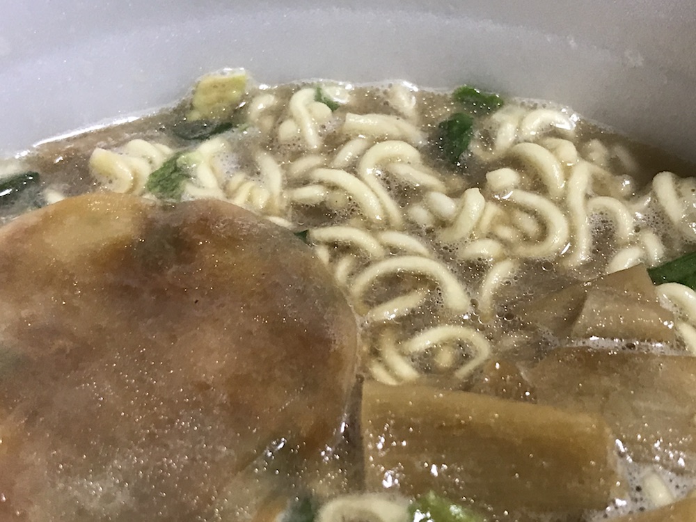サンポー 焼豚ラーメン×魁龍どトンコツ 出来上がりアップ