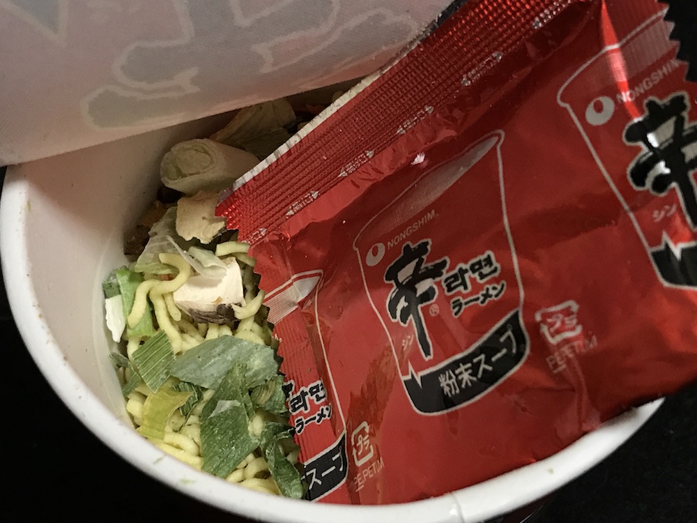 辛ラーメン　中身