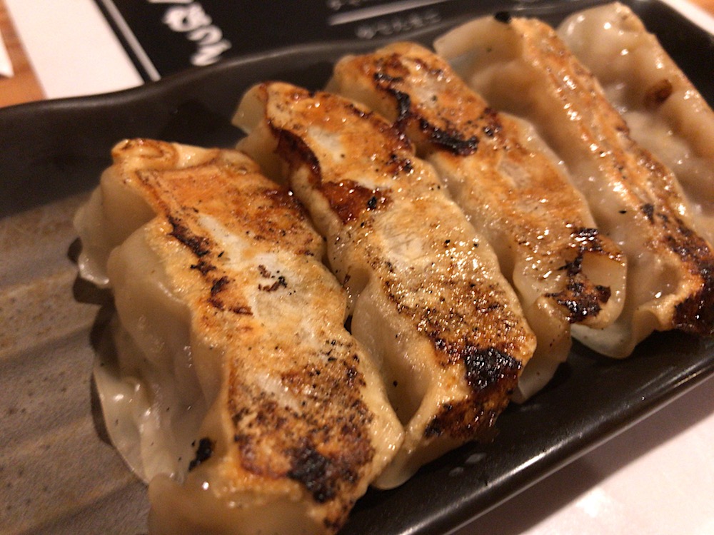 麺屋 ぶらっくぴっぐ リニューアル後の餃子
