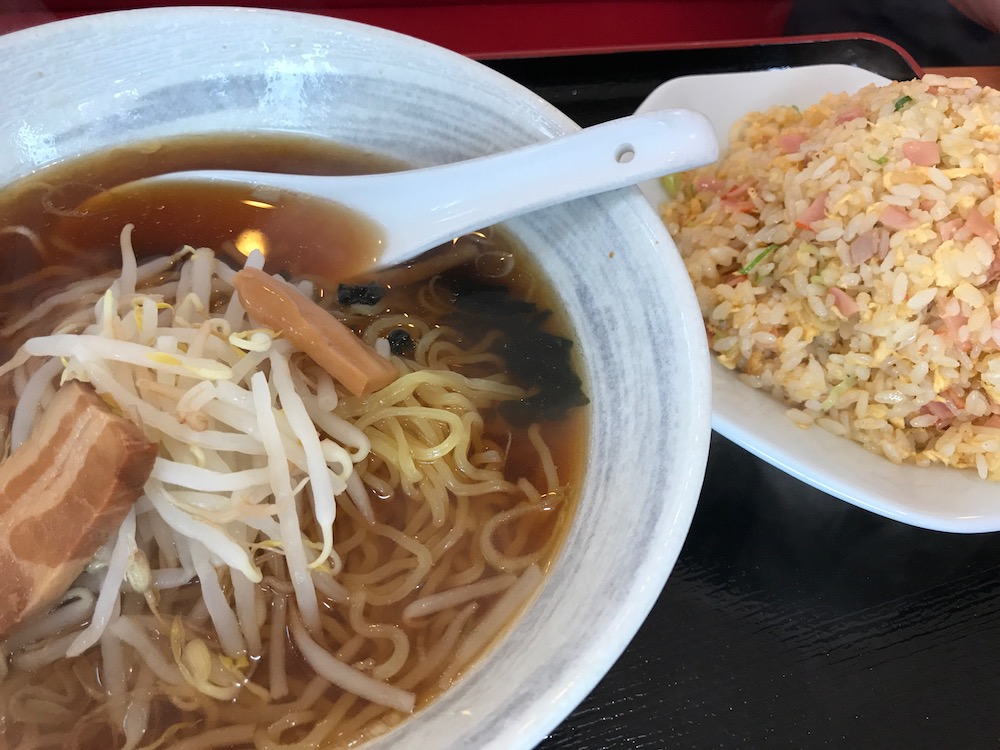 中華料理 萬福 醤油ラーメン焼飯大盛り