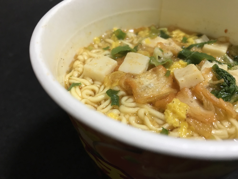 ご飯がススム キムチチゲ味ラーメン 出来上がり