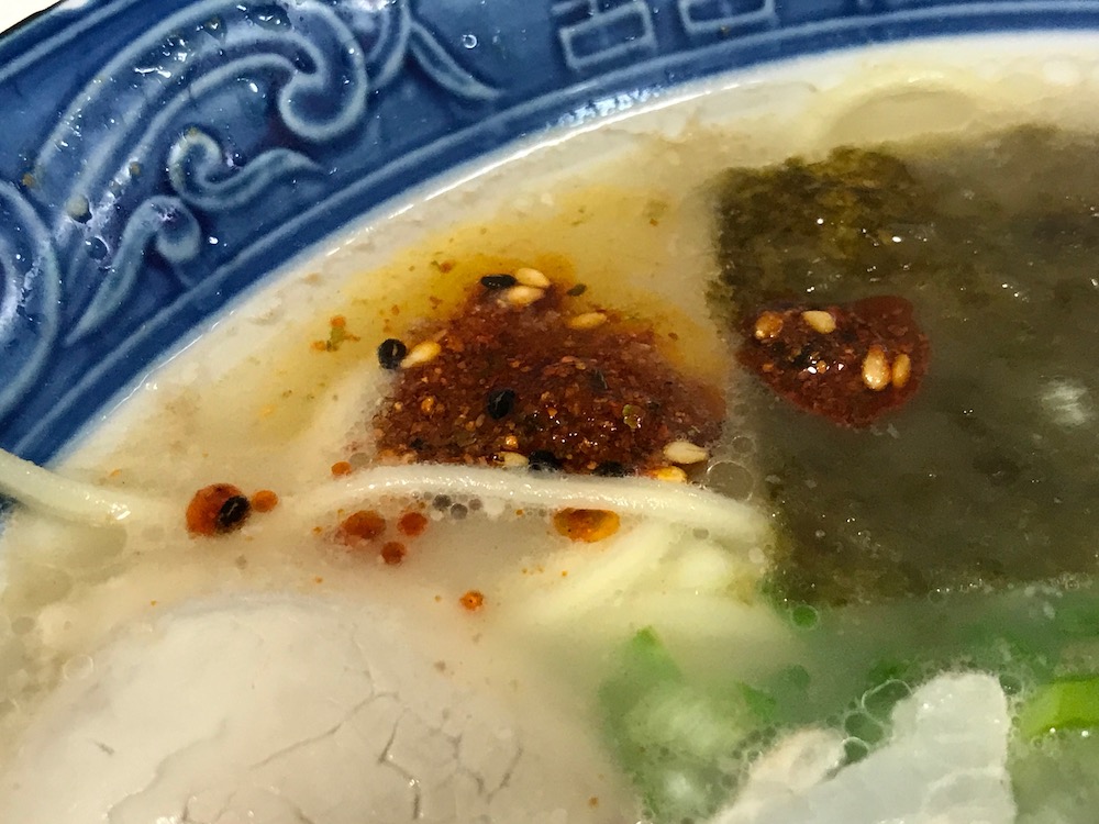 駅前ラーメン　ビック・ワン ラーメンにラー油