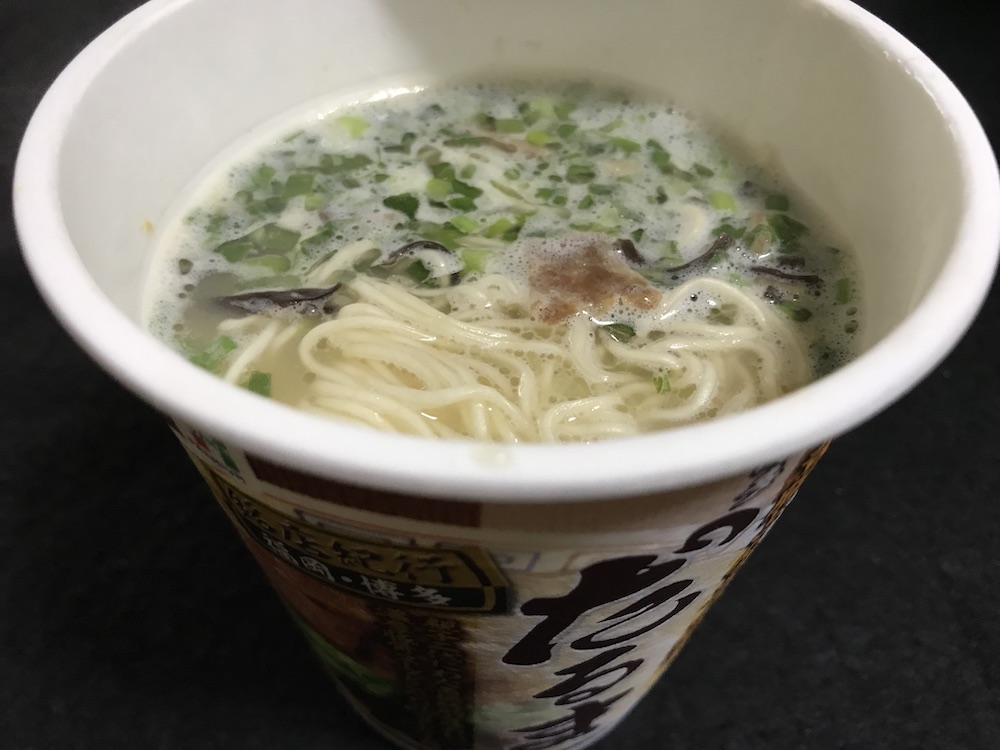 セブンプレミアム　名店紀行博多だるま 出来上がり