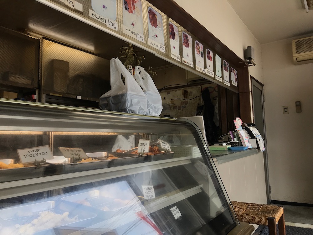 万惣　北川副店店内