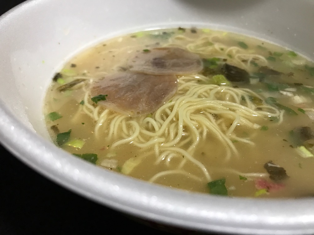 日清麺NIPPON博多とんこつラーメン 出来上がり