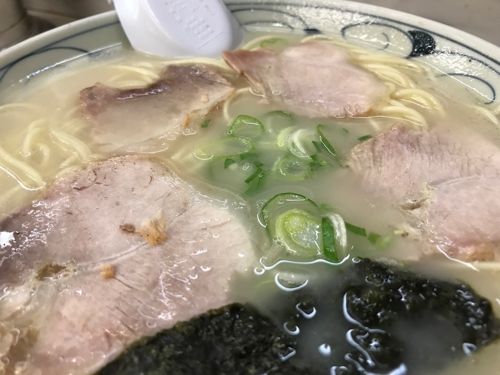 らーめんもとむら ラーメン570円