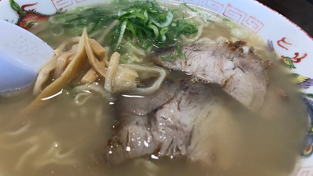関東軒　とんこつラーメン