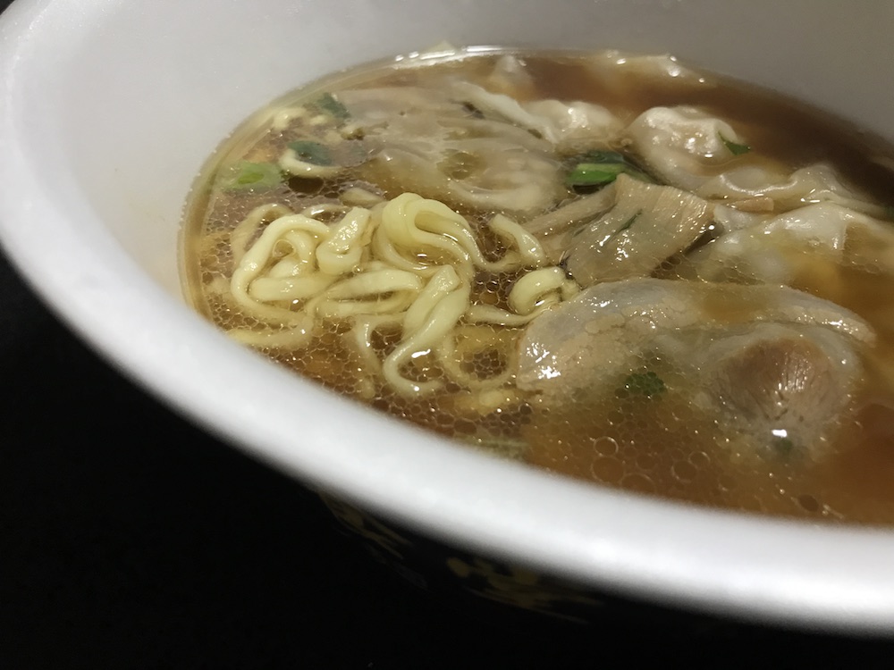 とら食堂ワンタン麺　出来上がり
