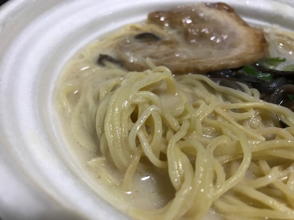 一風堂監修 博多とんこつラーメン　麺