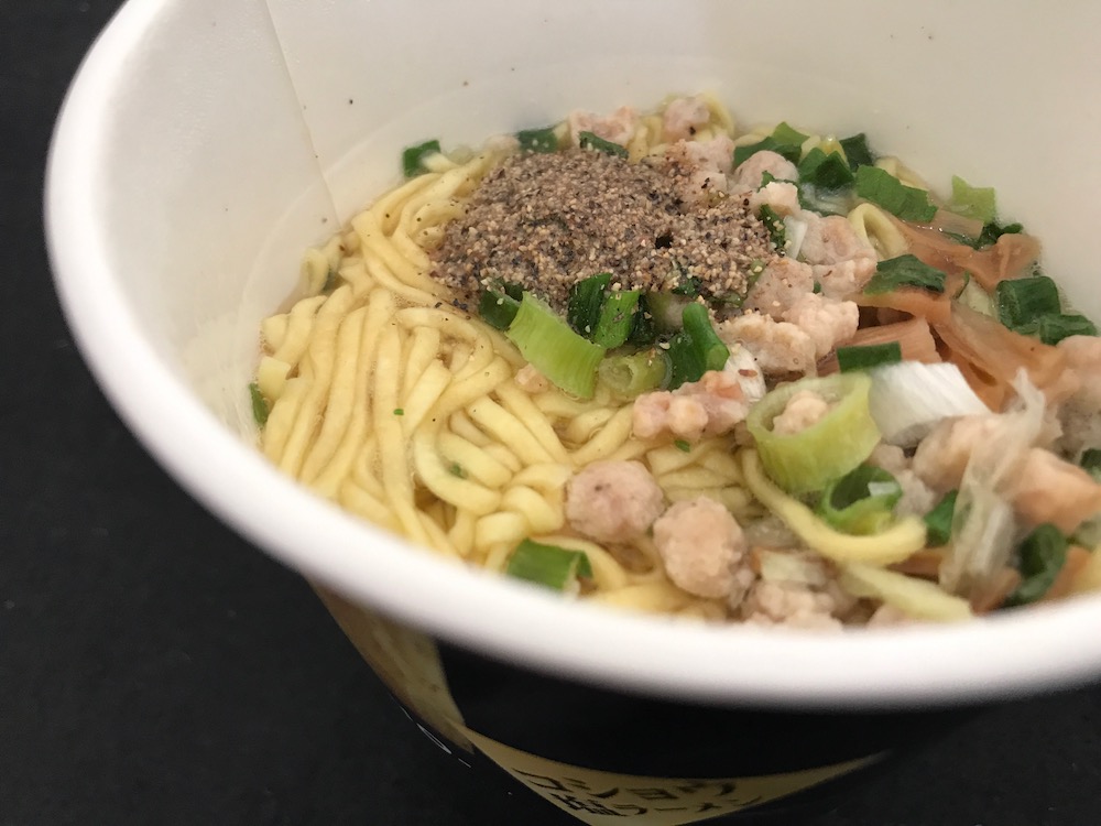 エースコック コショらぁ コショウ塩ラーメン　出来上がり