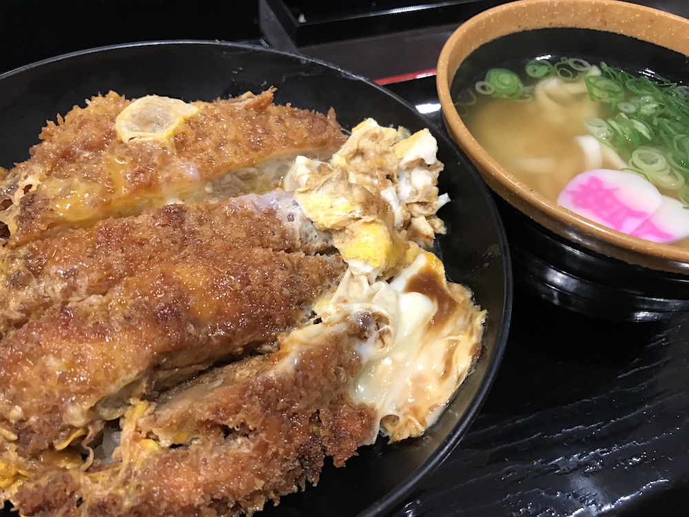 資さんうどん　カツとじ丼ミニうどん付