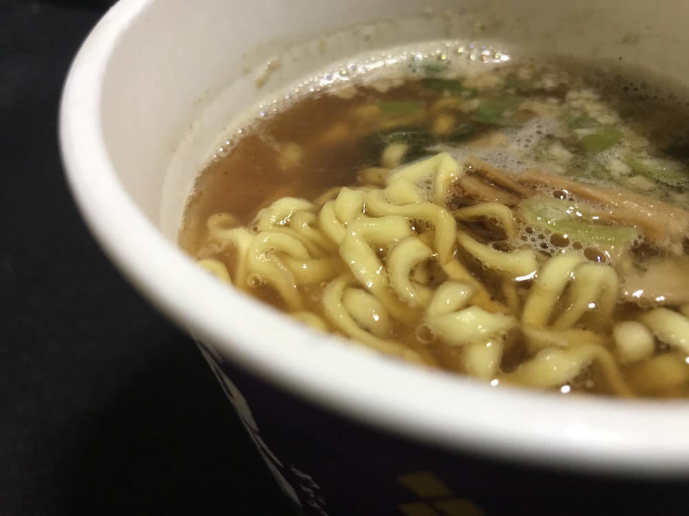 明星 麺神カップ 神太麺×旨 醤油　出来上がり