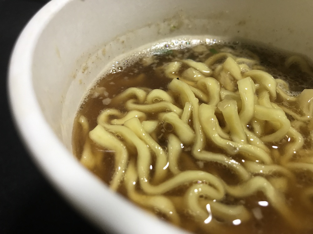 明星 麺神カップ 神太麺×旨 醤油　麺
