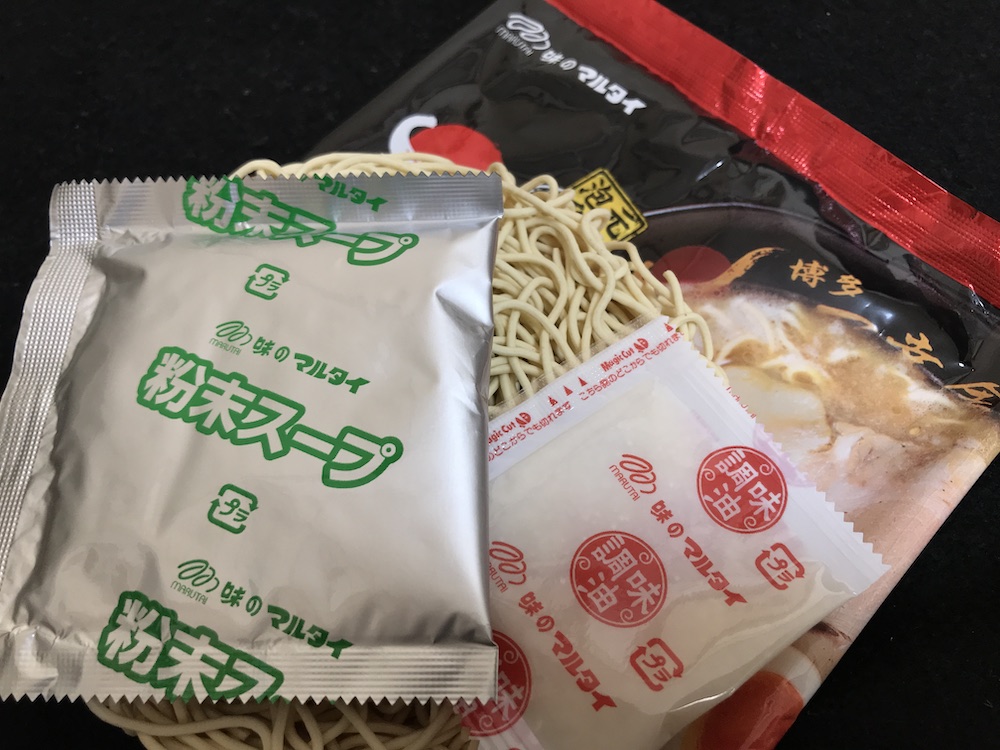 一幸舎監修豚骨ラーメン　中身