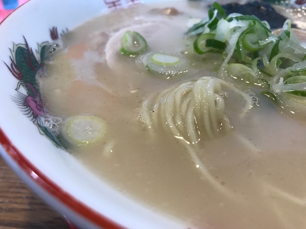 一休軒 呉服町元店　ラーメン　麺