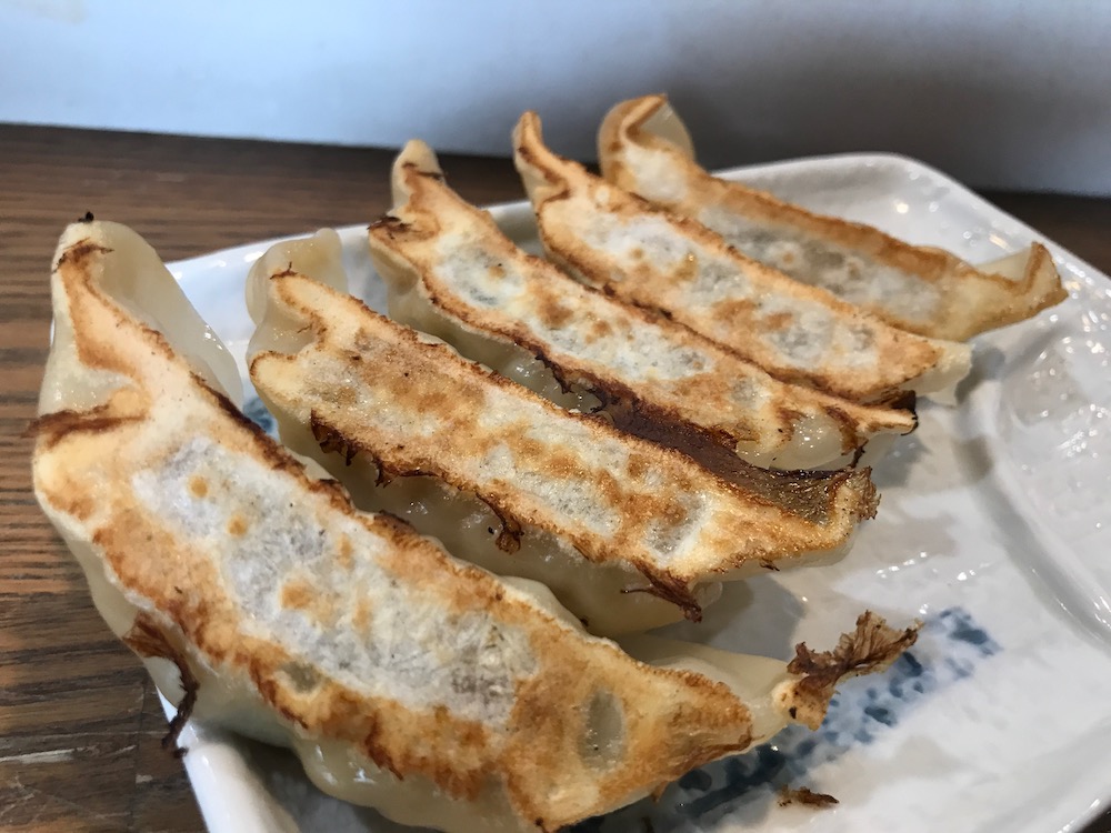 一休軒呉服元町店　ギョーザ