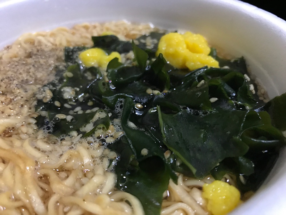チキンラーメンどんぶり わかめ　わかめ