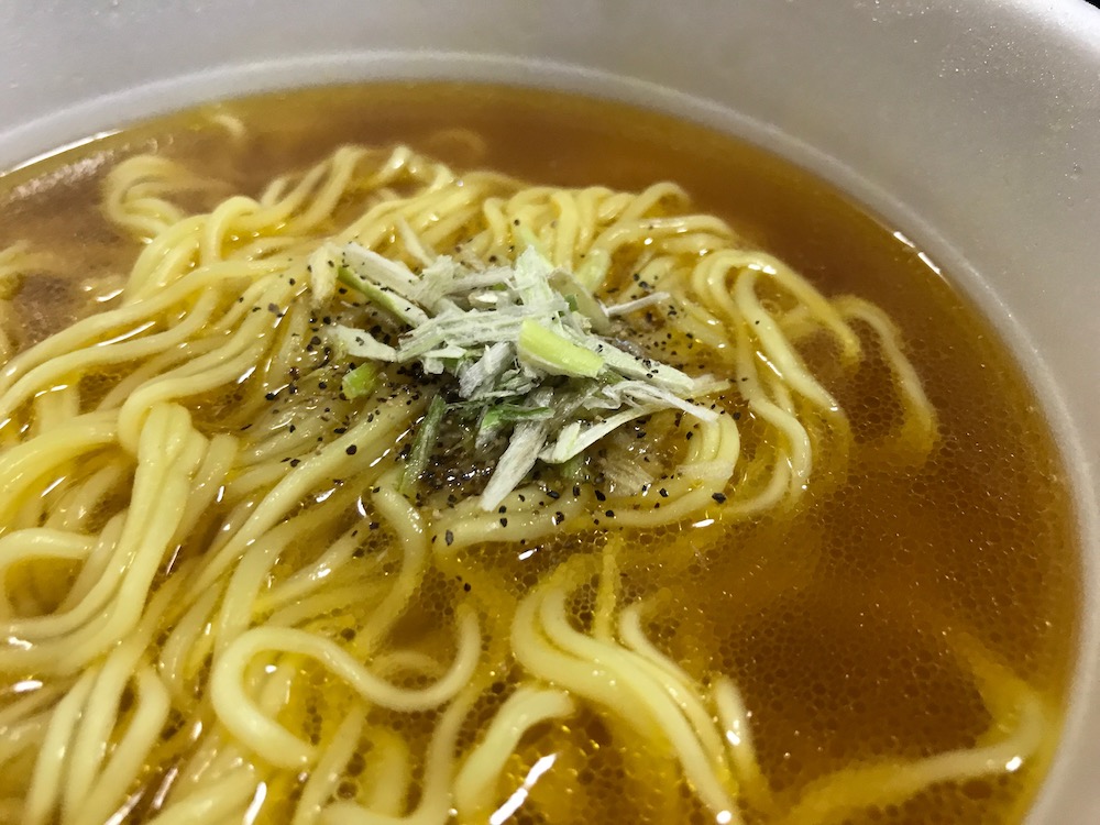 明星 麺とスープだけ 黄金鶏油中華そば　具材
