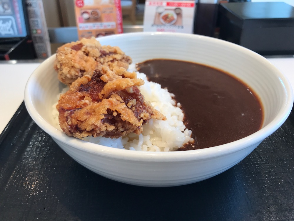 吉野家　から揚げ黒カレー