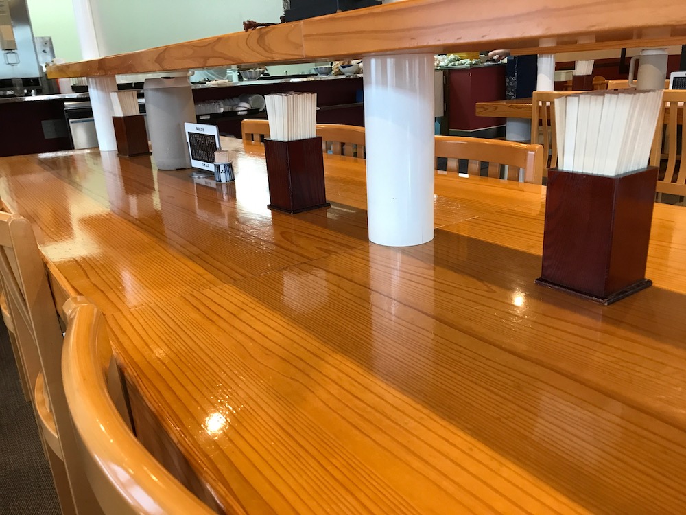 久留米荘津福店　店内