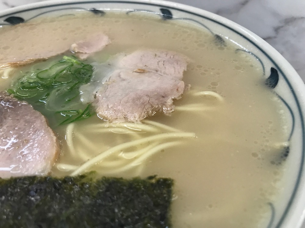 らーめんもとむら　ラーメン　スープ