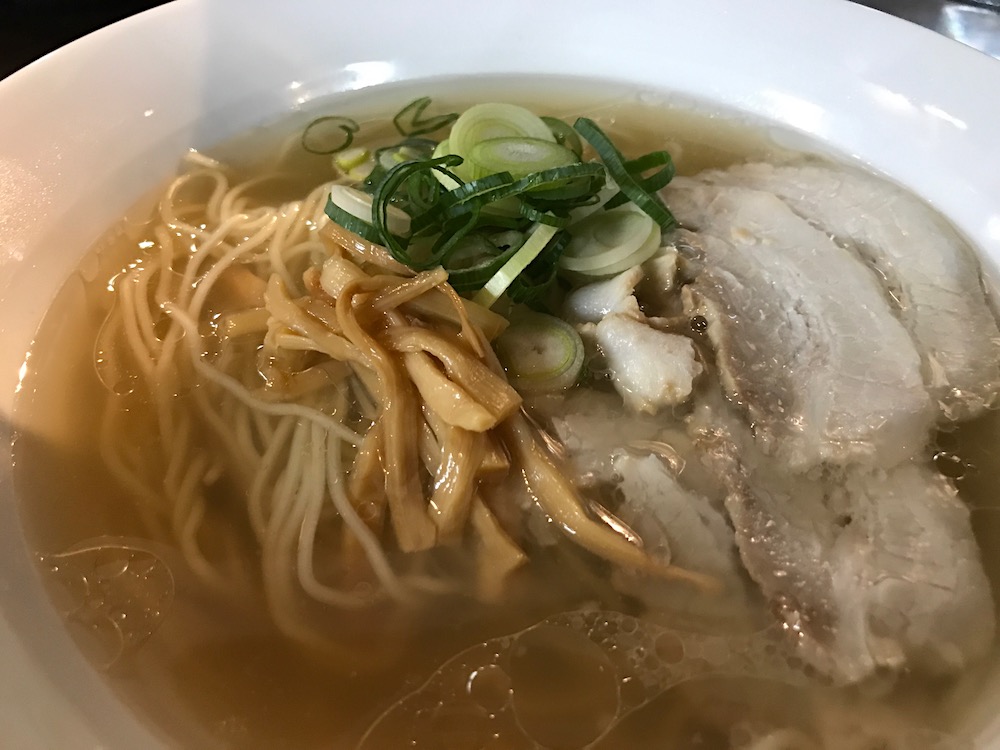 久留米ラーメン拉麺252　澄まし豚骨ラーメン　具材入り