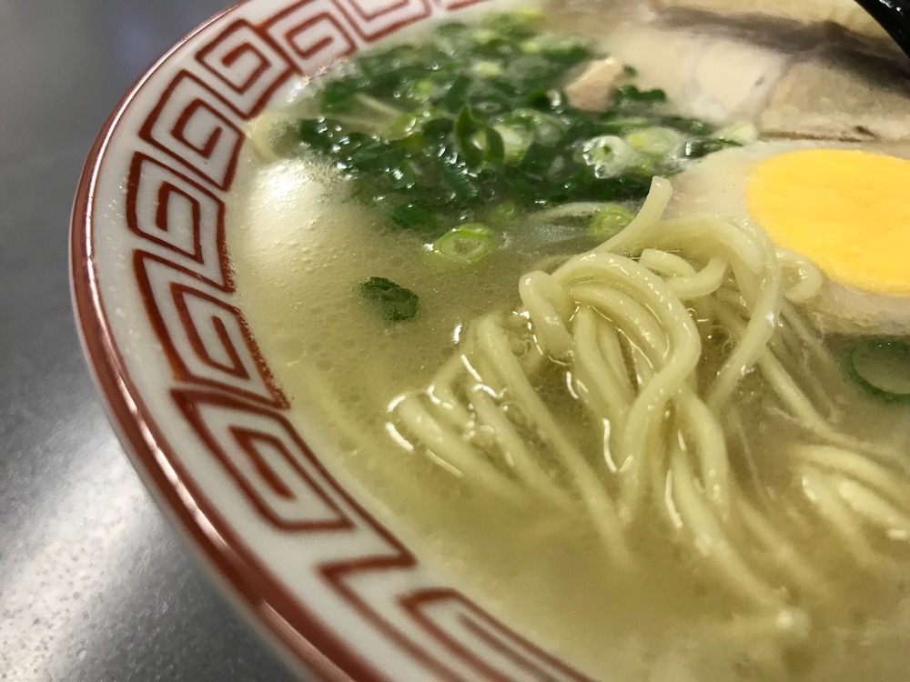 安さん食堂　ラーメン　麺