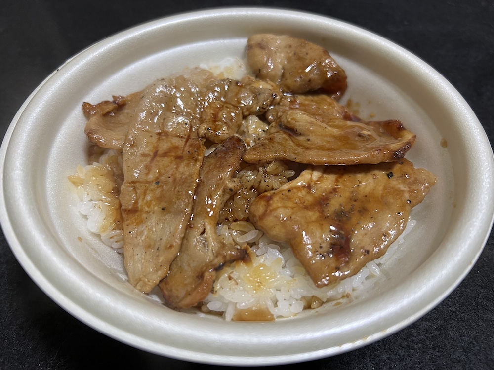 北海道フェアー　ぶたはげ監修炭火焼き豚丼　出来上がり