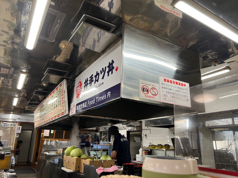 井手ちゃんぽん 厨房内