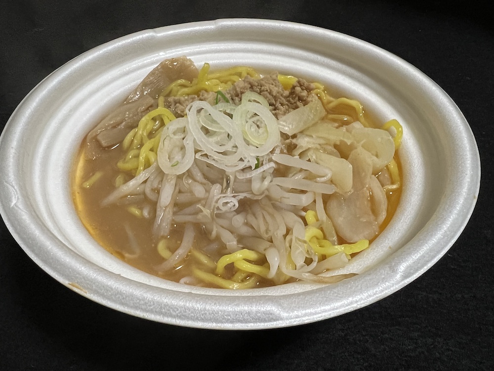 札幌すみれ監修濃厚みそラーメン 出来上がり