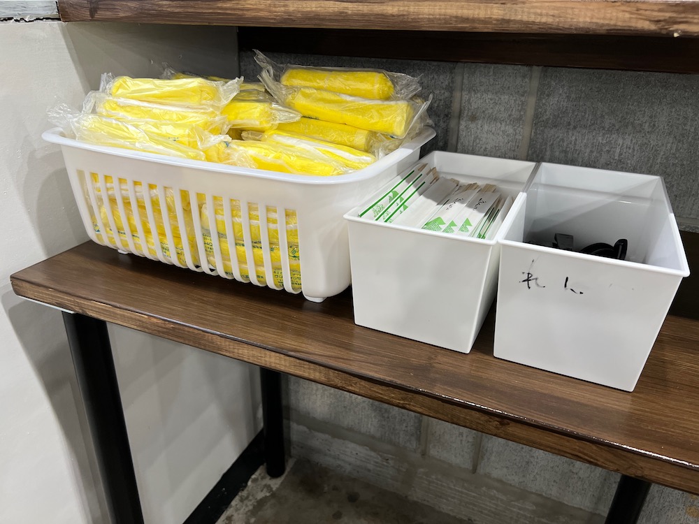 夢を語れ鳥栖総本店 おしぼり、箸、レンゲ