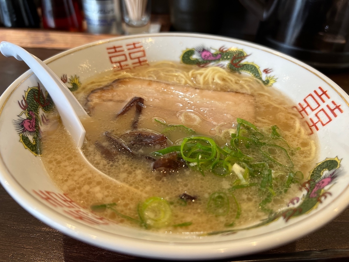 ドラゴンラーメン大財店　とんこつラーメン