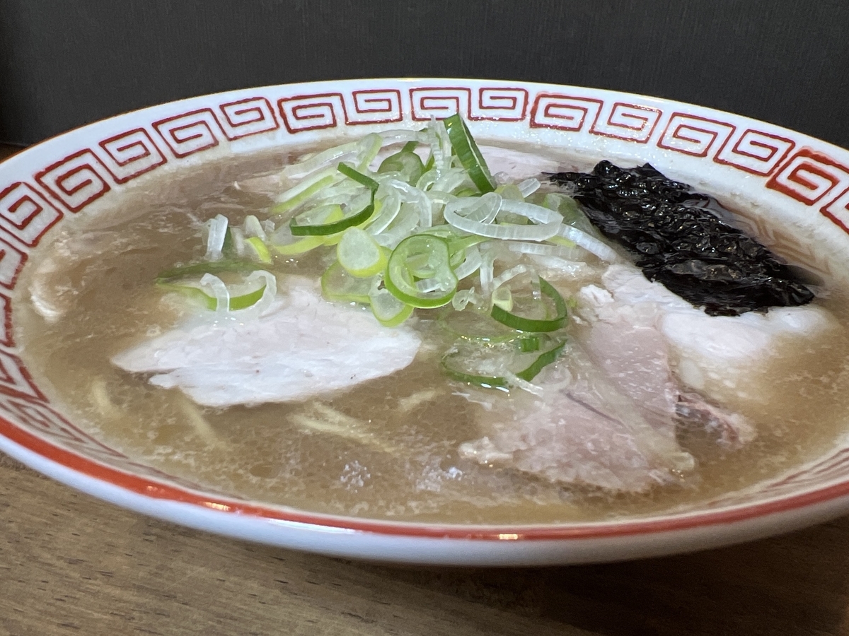 麺屋ぷいぷい　ラーメン　680円