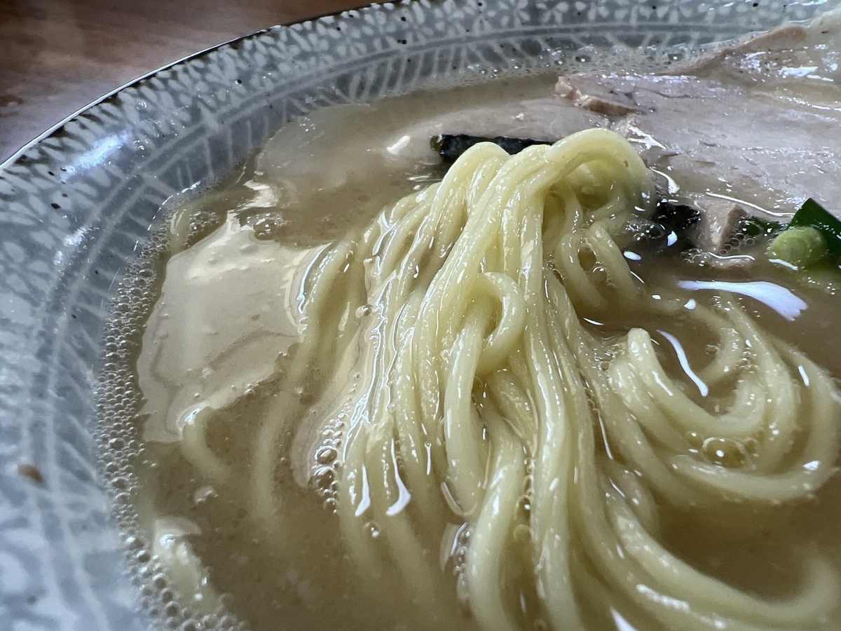 幸陽閣　ラーメン　麺