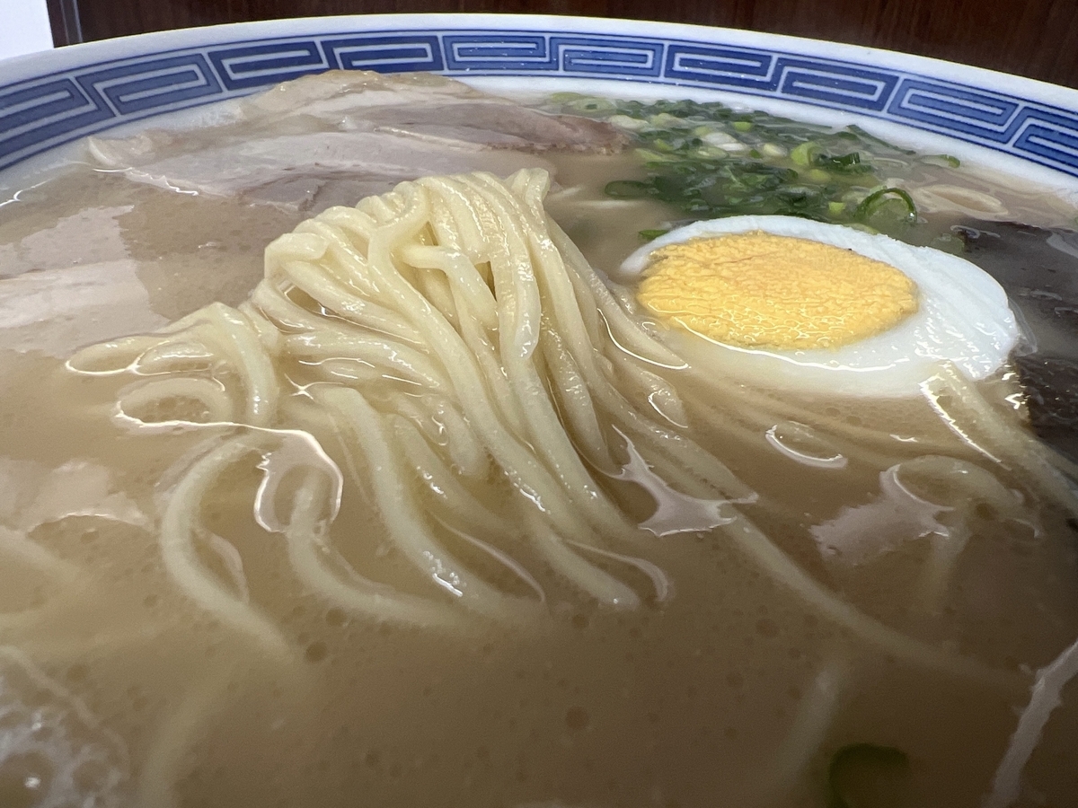 沖食堂　ラーメン　麺