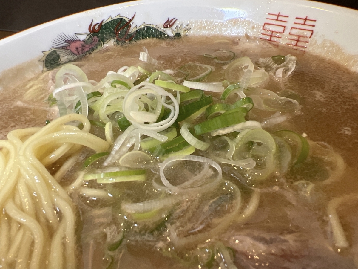 麺屋ぷいぷい　ラーメン　ネギ