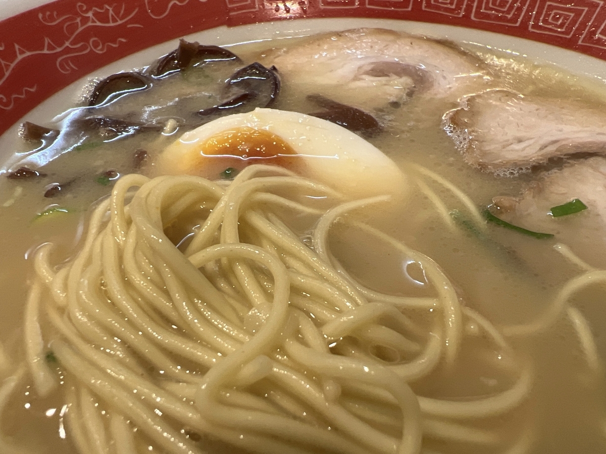 焼とりらーめん まつしげ ラーメン 麺