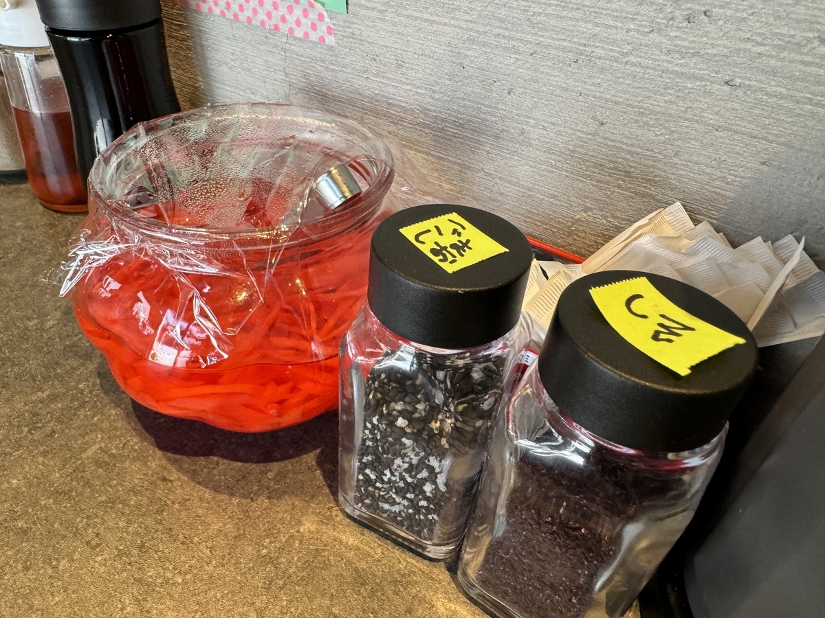 佐賀市　らーめんげんこつ　机上調味料