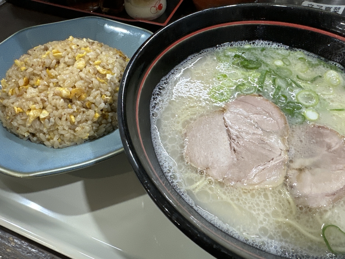 久留米ラーメン金ちゃん　チャーハン定食　950円