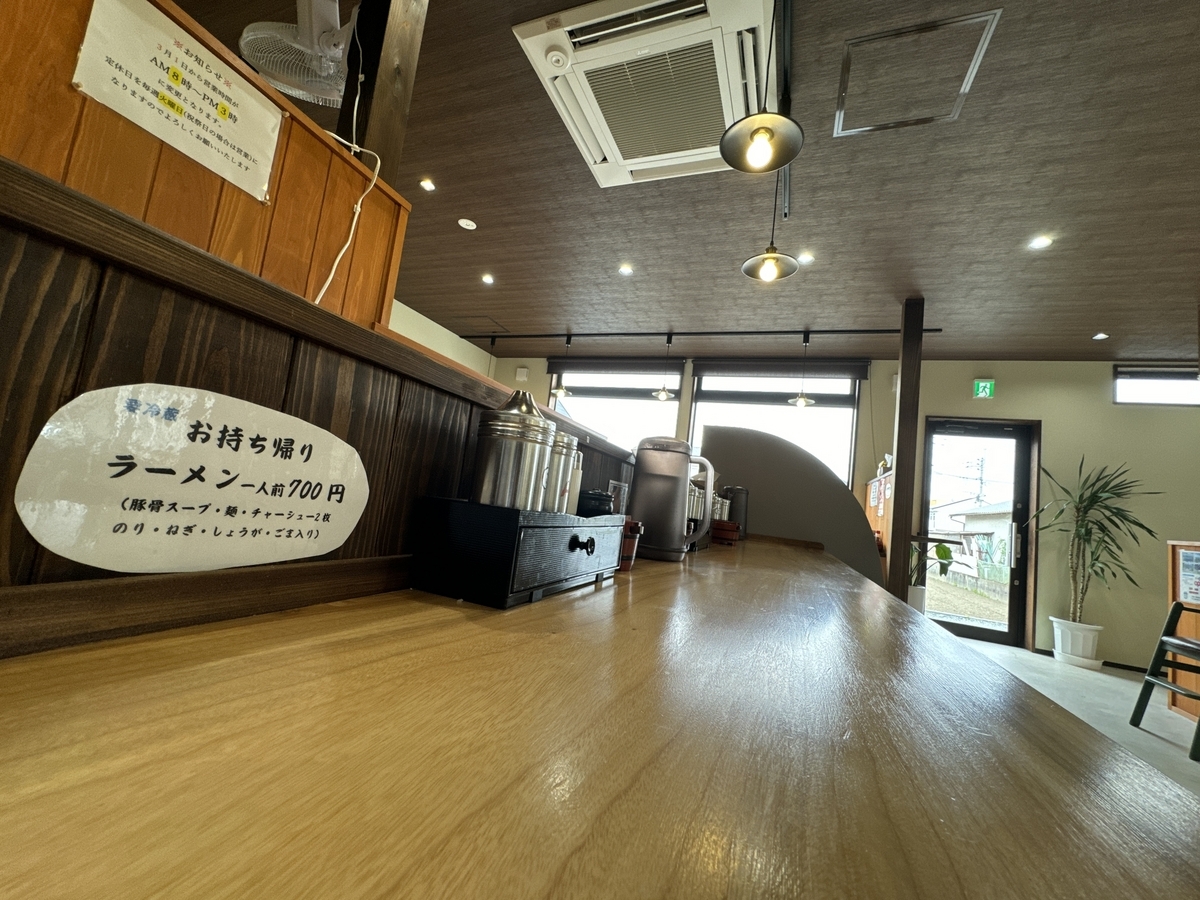 八女市三福ラーメン　店内