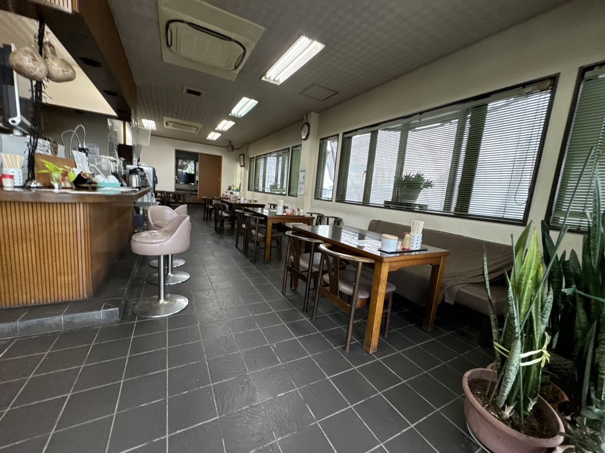 九州つるや大和店　店内