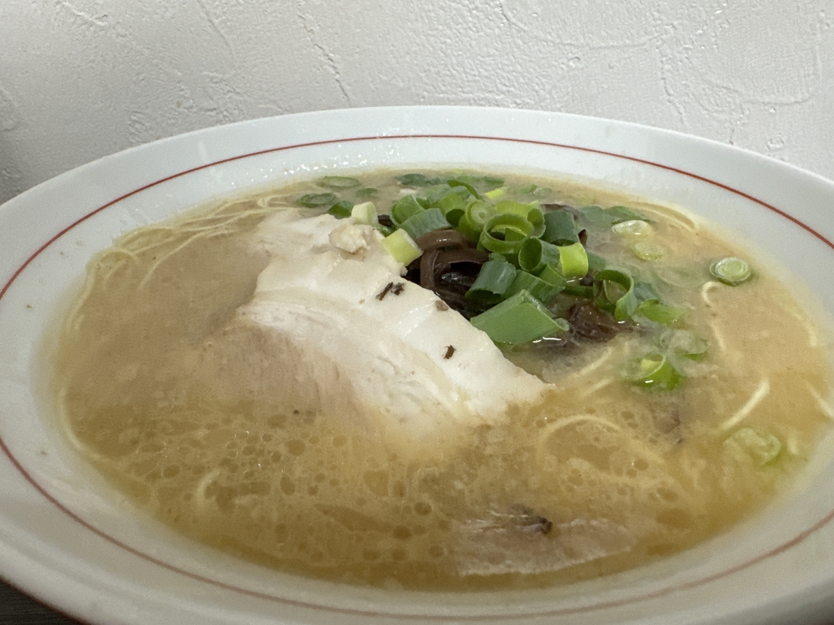 めん処　龍の群れ　とんこつラーメン