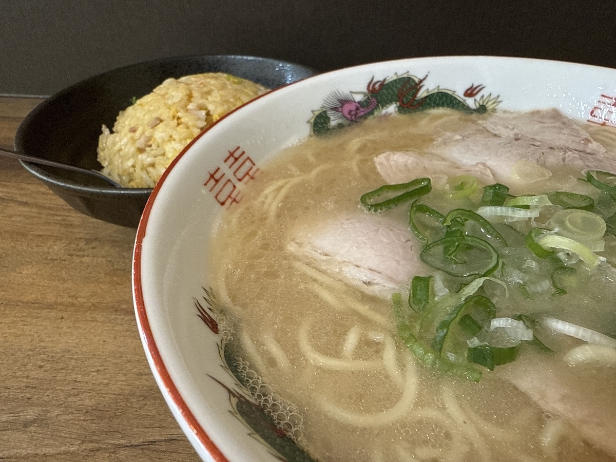 ぷいぷい　ラーメン　半チャーハン