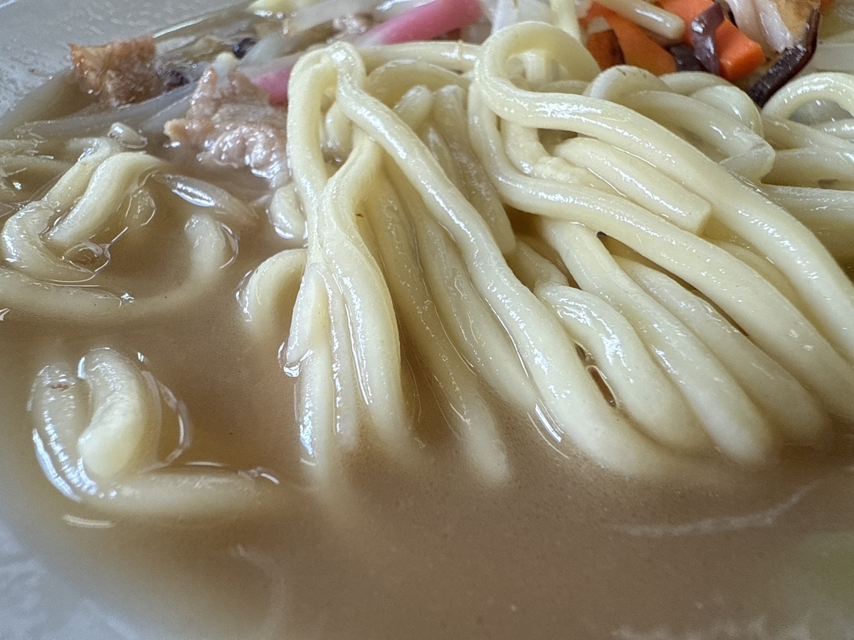 成竜軒高木瀬店　ちゃんぽん　麺
