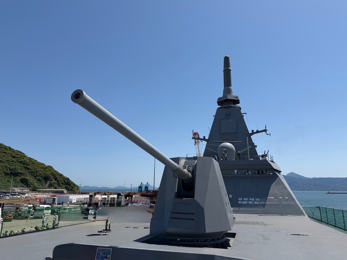 護衛艦のしろ一般公開　６２口径５インチ砲　１基