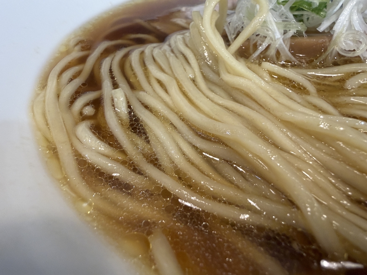 中華ソバ ていく　醤油らーめん　麺