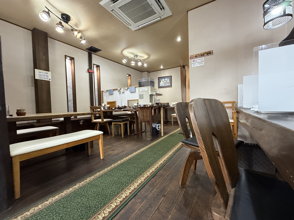 久留米ラーメン 金ちゃん　店内